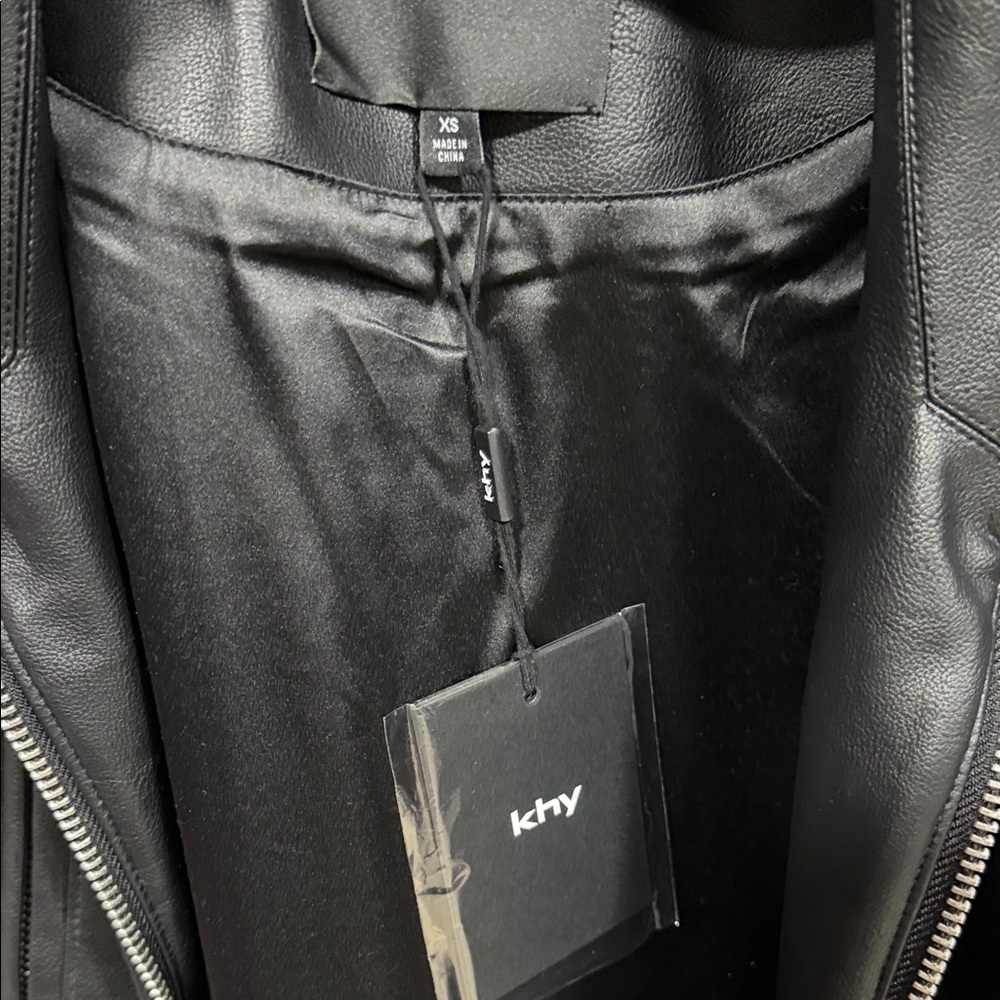 Women's Black Leather Jacket - Picture 11 of 11